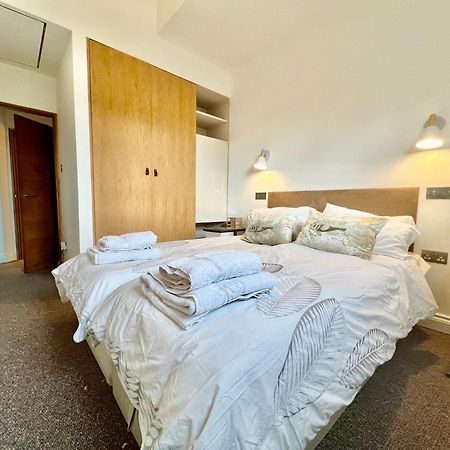 Apartament Stylish 2Br Designer Flat Holland Park Londyn Zewnętrze zdjęcie