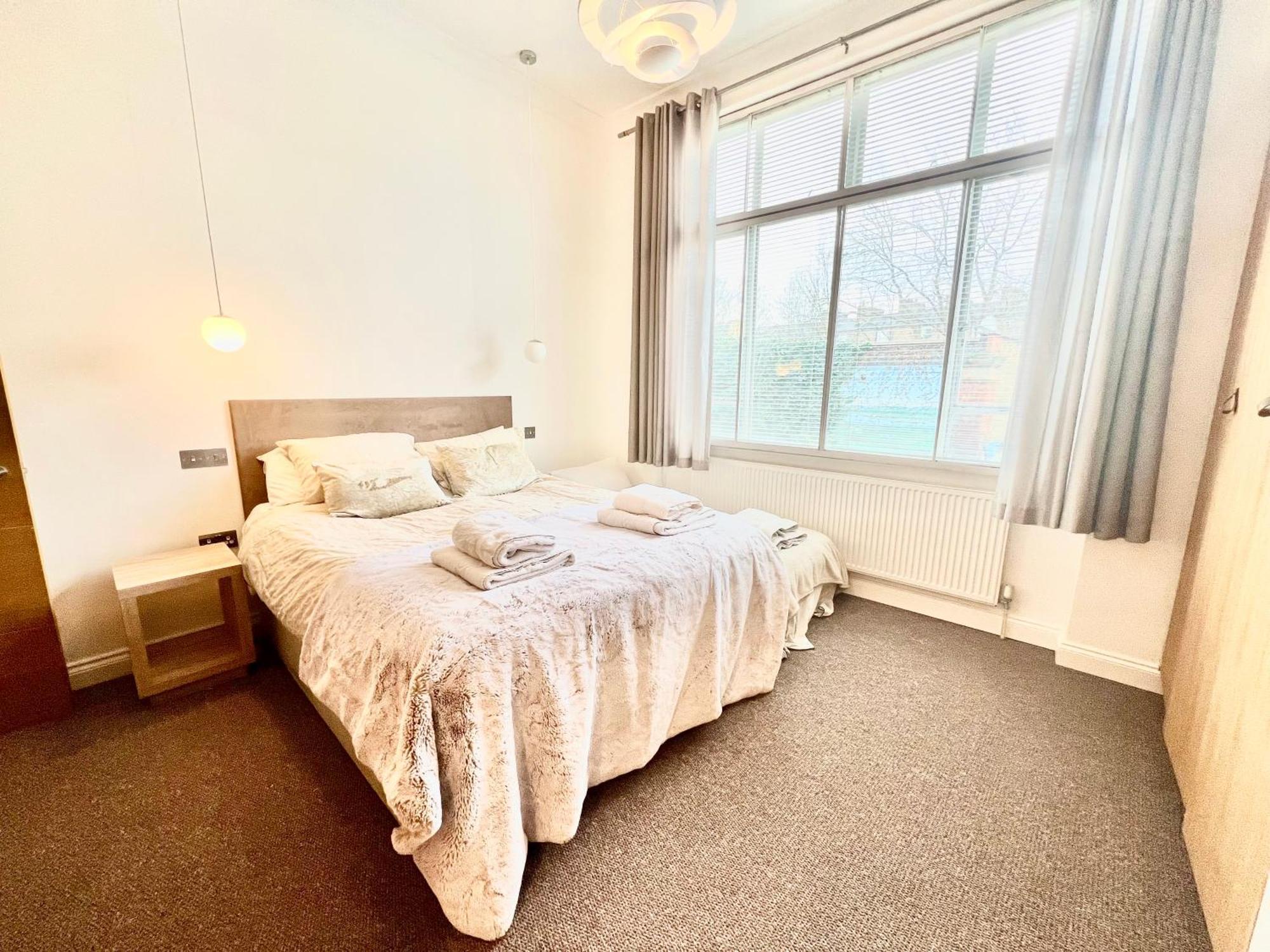 Apartament Stylish 2Br Designer Flat Holland Park Londyn Zewnętrze zdjęcie