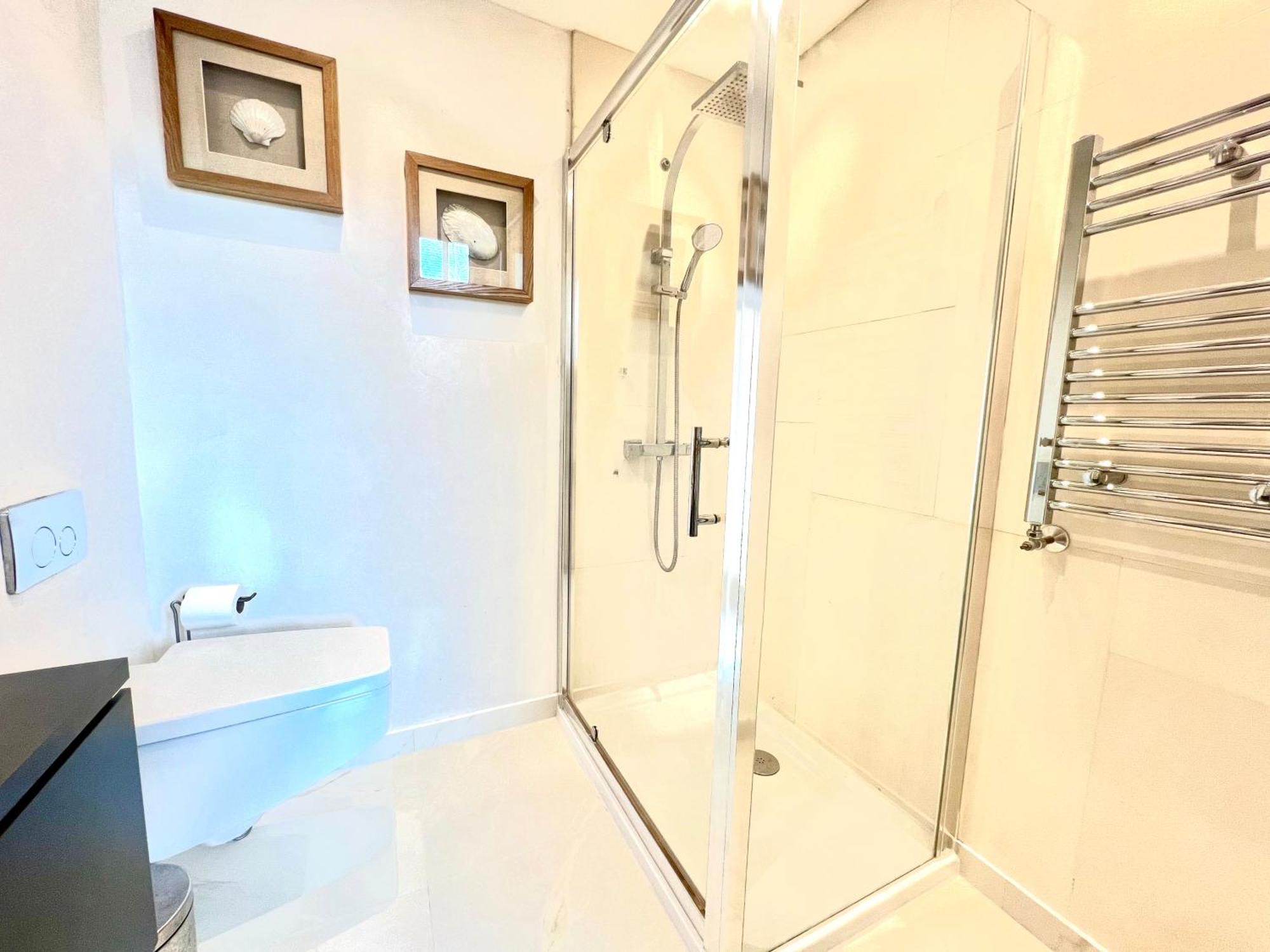 Apartament Stylish 2Br Designer Flat Holland Park Londyn Zewnętrze zdjęcie