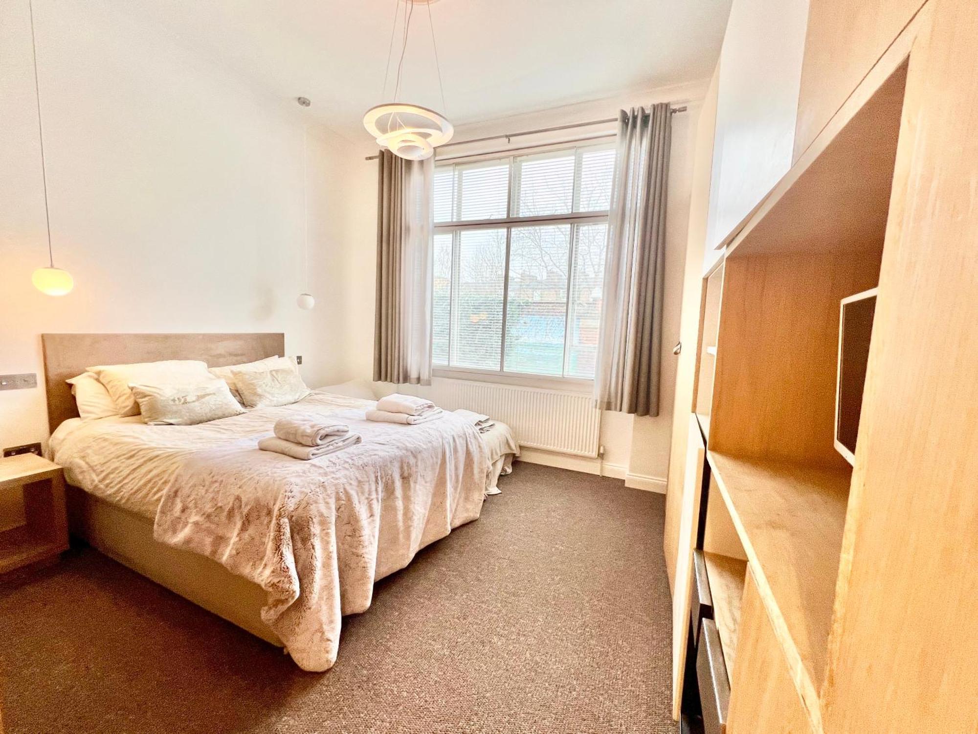 Apartament Stylish 2Br Designer Flat Holland Park Londyn Zewnętrze zdjęcie