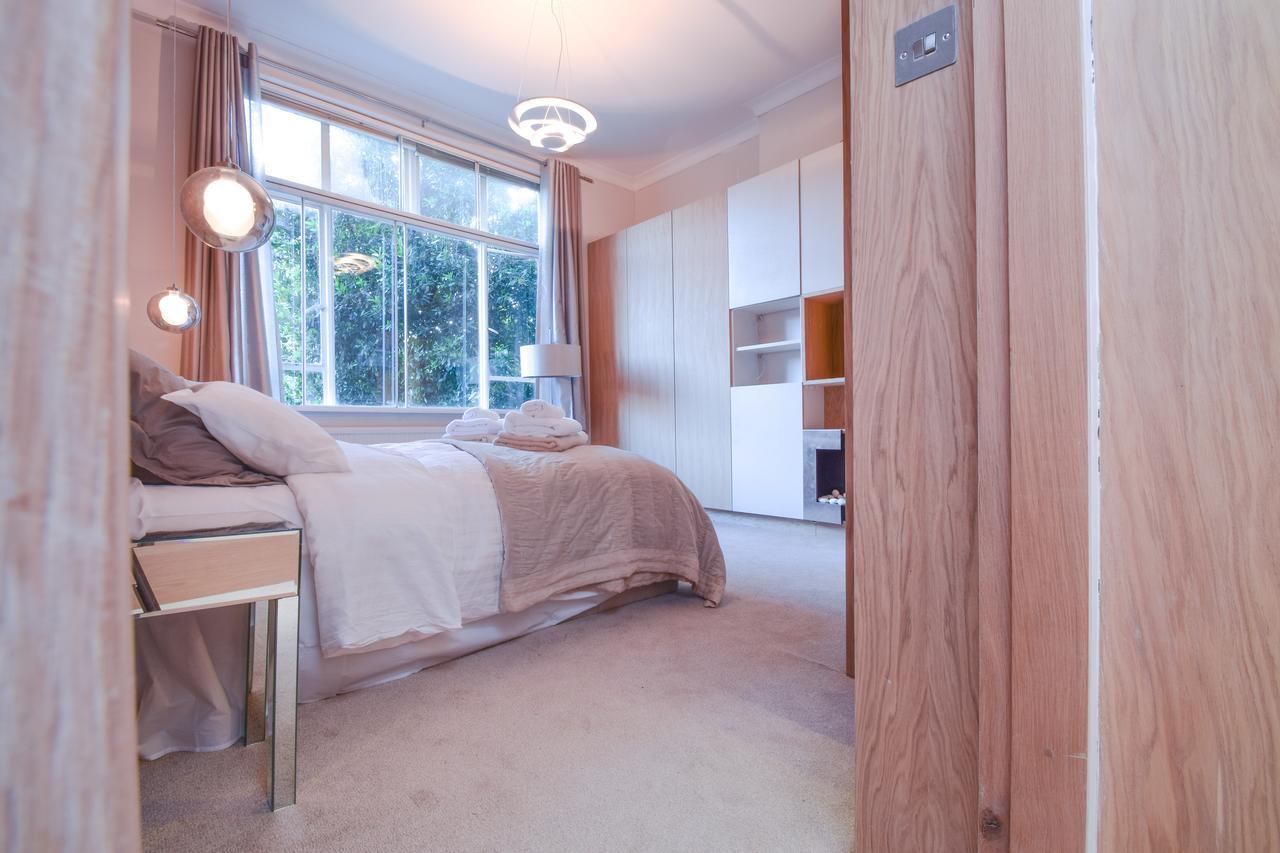 Apartament Stylish 2Br Designer Flat Holland Park Londyn Pokój zdjęcie